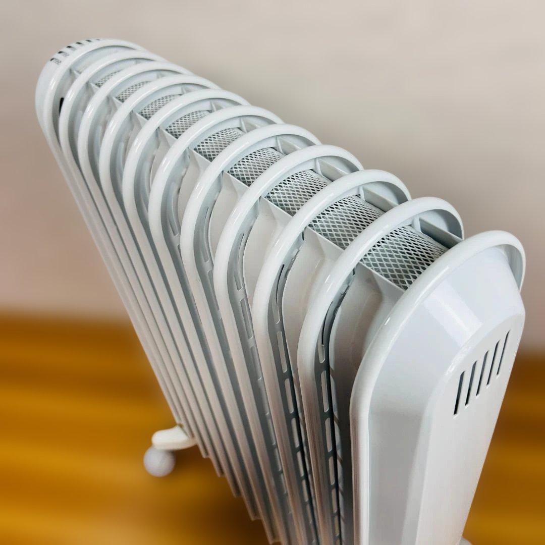 【美品】デロンギ アミカルド オイルヒーター ライトグレー RHJ45M1115 【美品】デロンギ アミカルド オイルヒーター ライトグレー RHJ45M1115