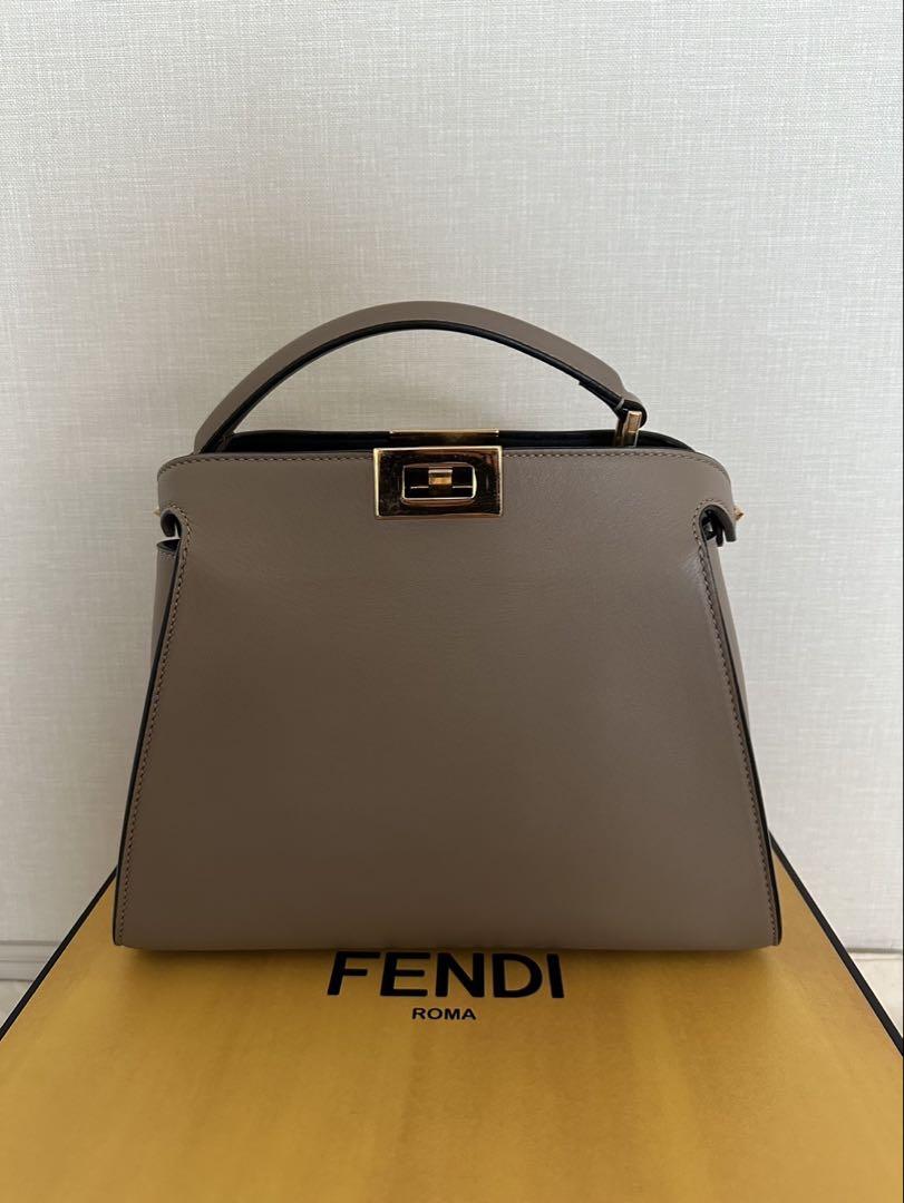 FENDI ピーカブー エッセンシャル ハンドバッググレージュ