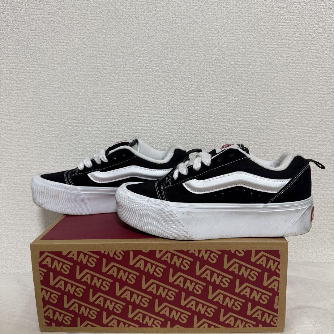 VANS ニュースタック スニーカー
