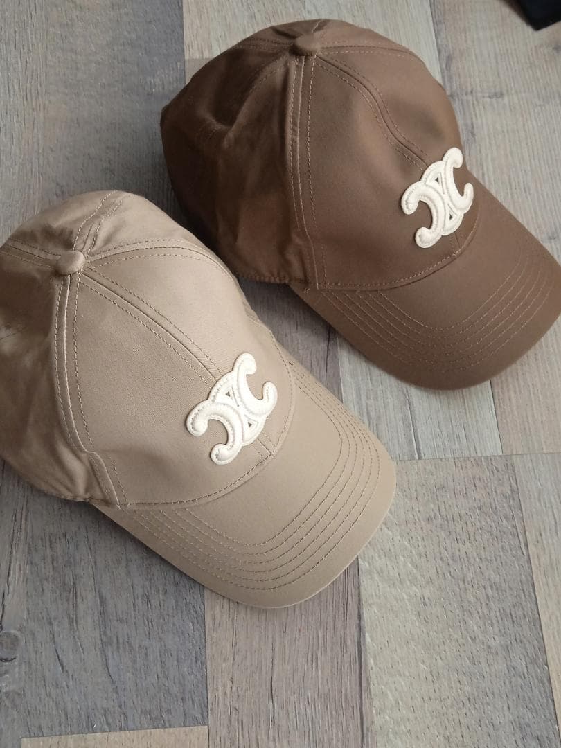 【美品】CELINE ベージュとブラウンのベースボールキャップ2点セット 【美品】CELINE ベージュとブラウンのベースボールキャップ2点セット