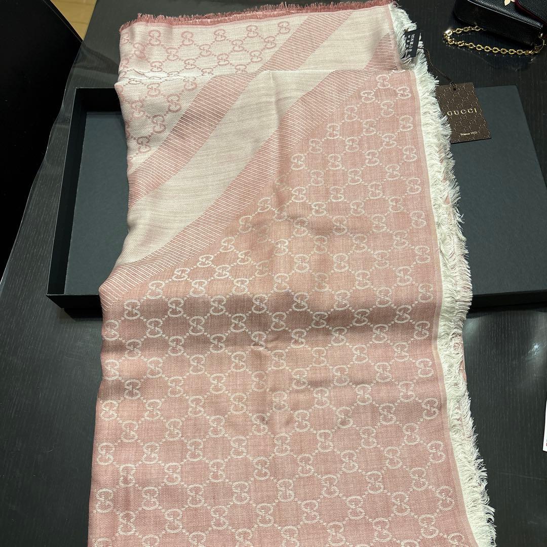 GUCCI GGパターン ピンク ストール GUCCI GGパターン ピンク ストール