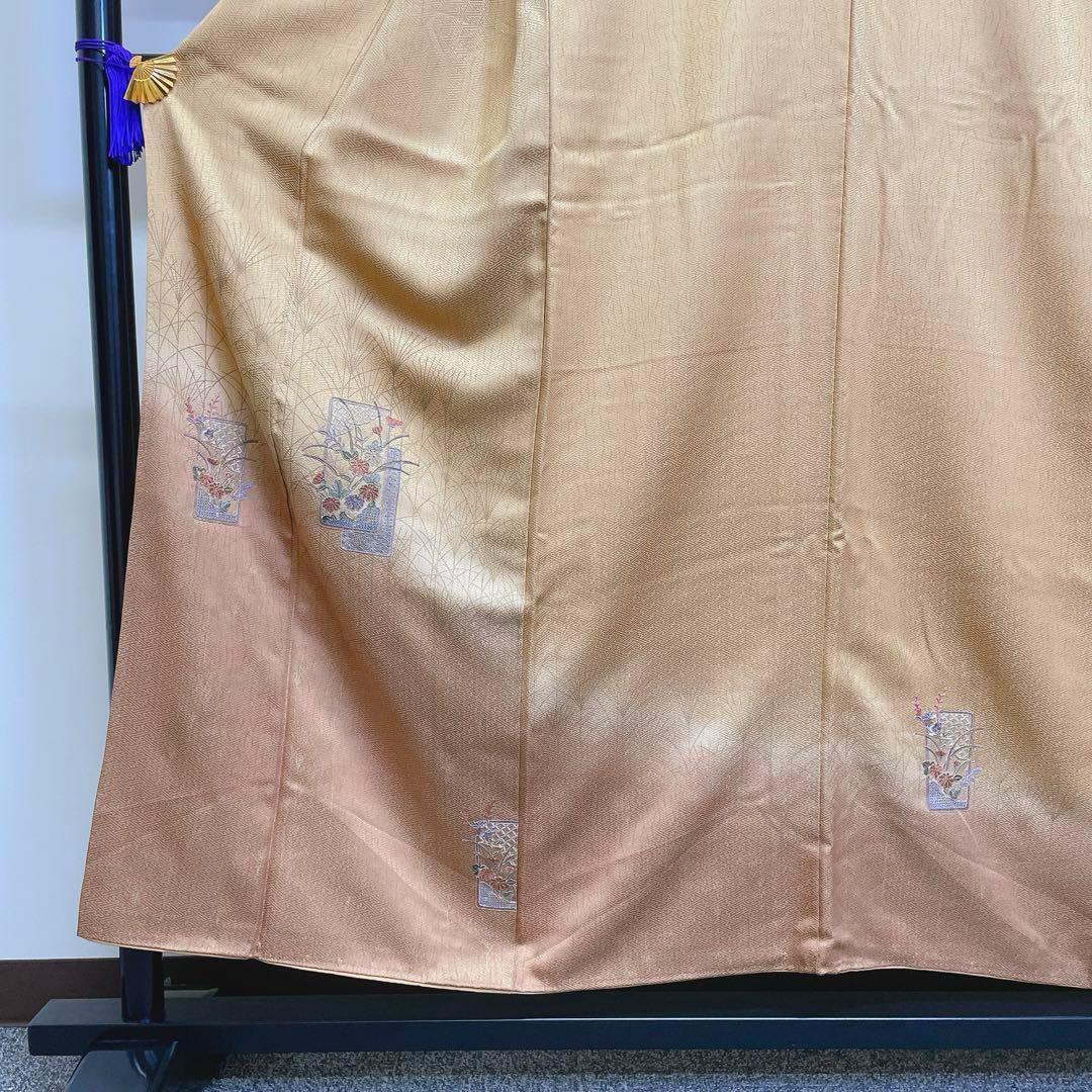 付け下げ　刺繍　金駒刺繍　薄　桔梗　菊花　紗綾形地紋　ゴールド　着物　081t オンライン 通販ファッション - 付け下げ 刺繍 金駒刺繍 薄 桔梗