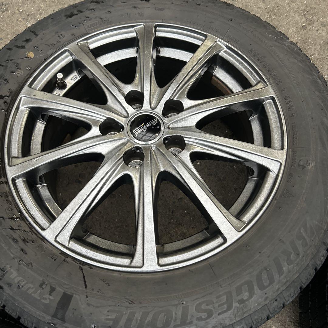 枠④ 205/60R16 ホイール付きスタッドレス ノア ヴォクシー ジューク