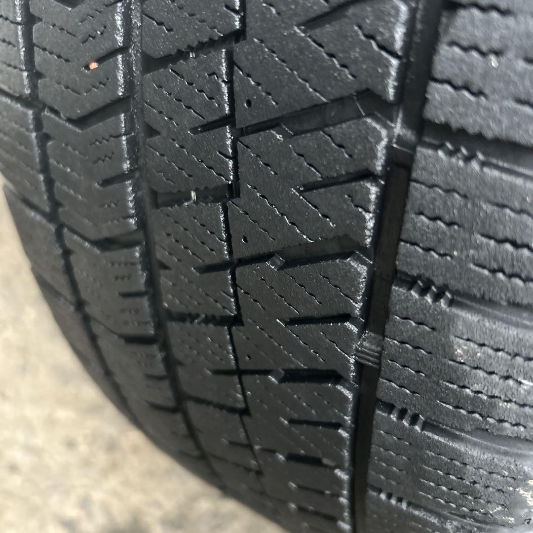 枠④ 205/60R16 ホイール付きスタッドレス ノア ヴォクシー ジューク