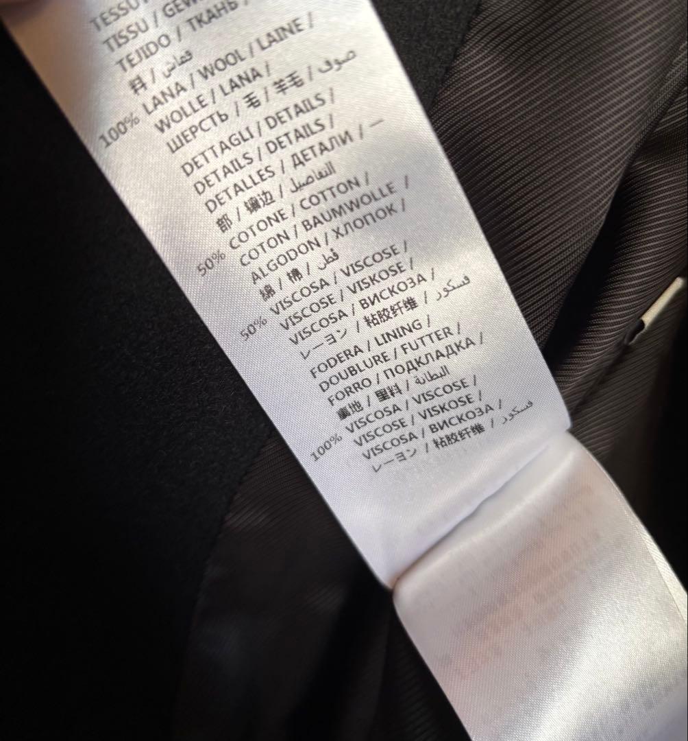 GUCCI 豪華ロゴボタン付きノーカラーウールコート 未使用 GUCCI 豪華ロゴボタン付きノーカラーウールコート 未使用