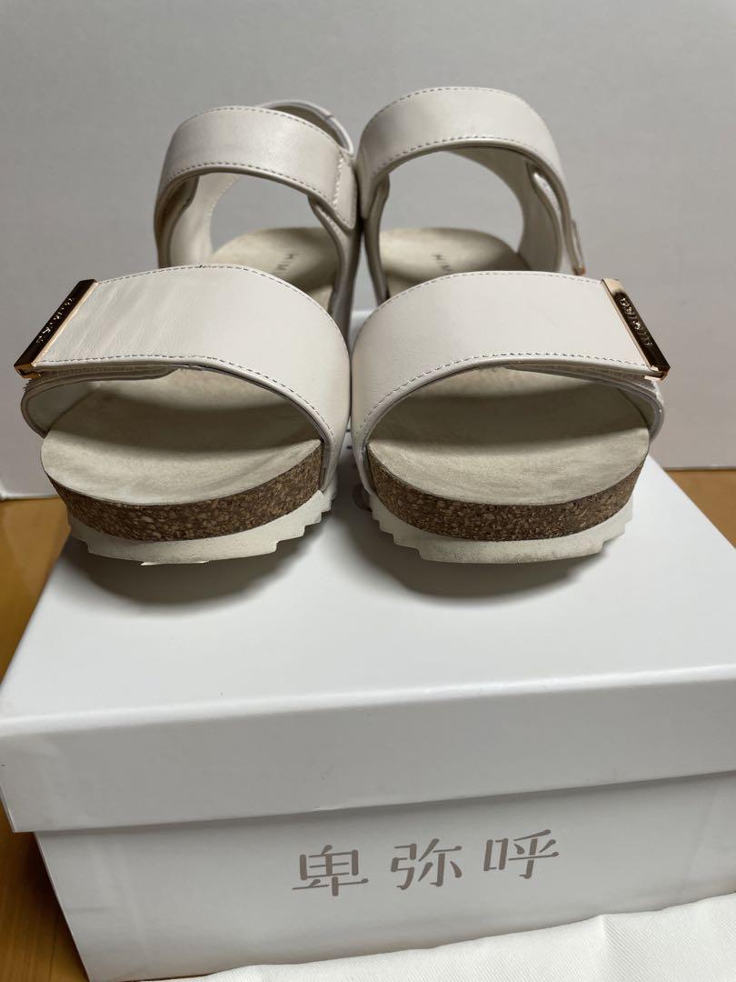 【na sa 】新品未使用卑弥呼ホワイトサンダル22.5㎝大幅お値下げ❣️