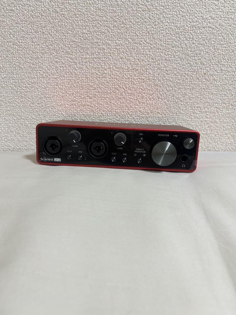 Focusrite Scarlett 2i2 オーディオインターフェース