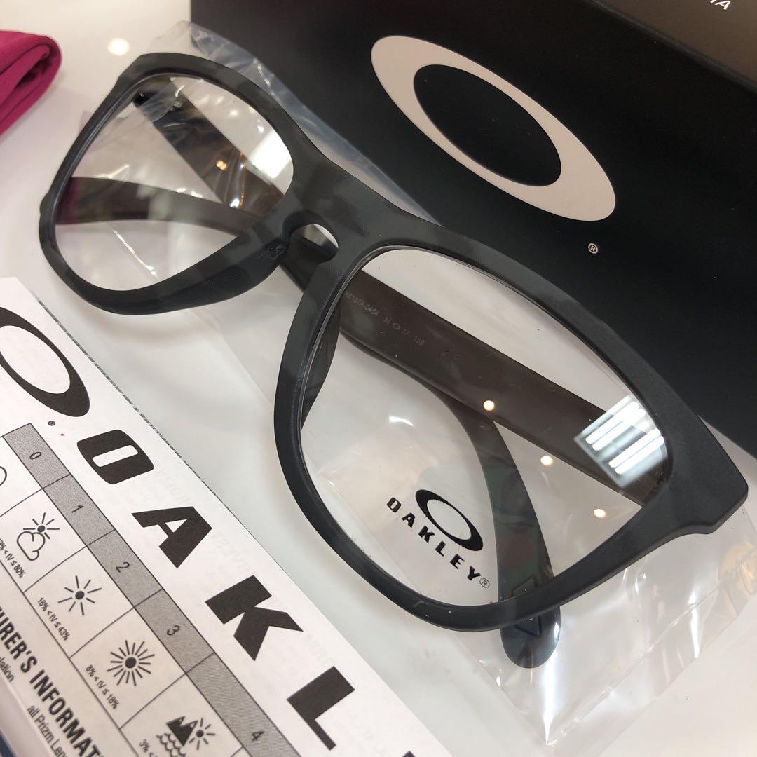 ゴルフ コンペ景品 OAKLEY フロッグスキン OX8137A-0454