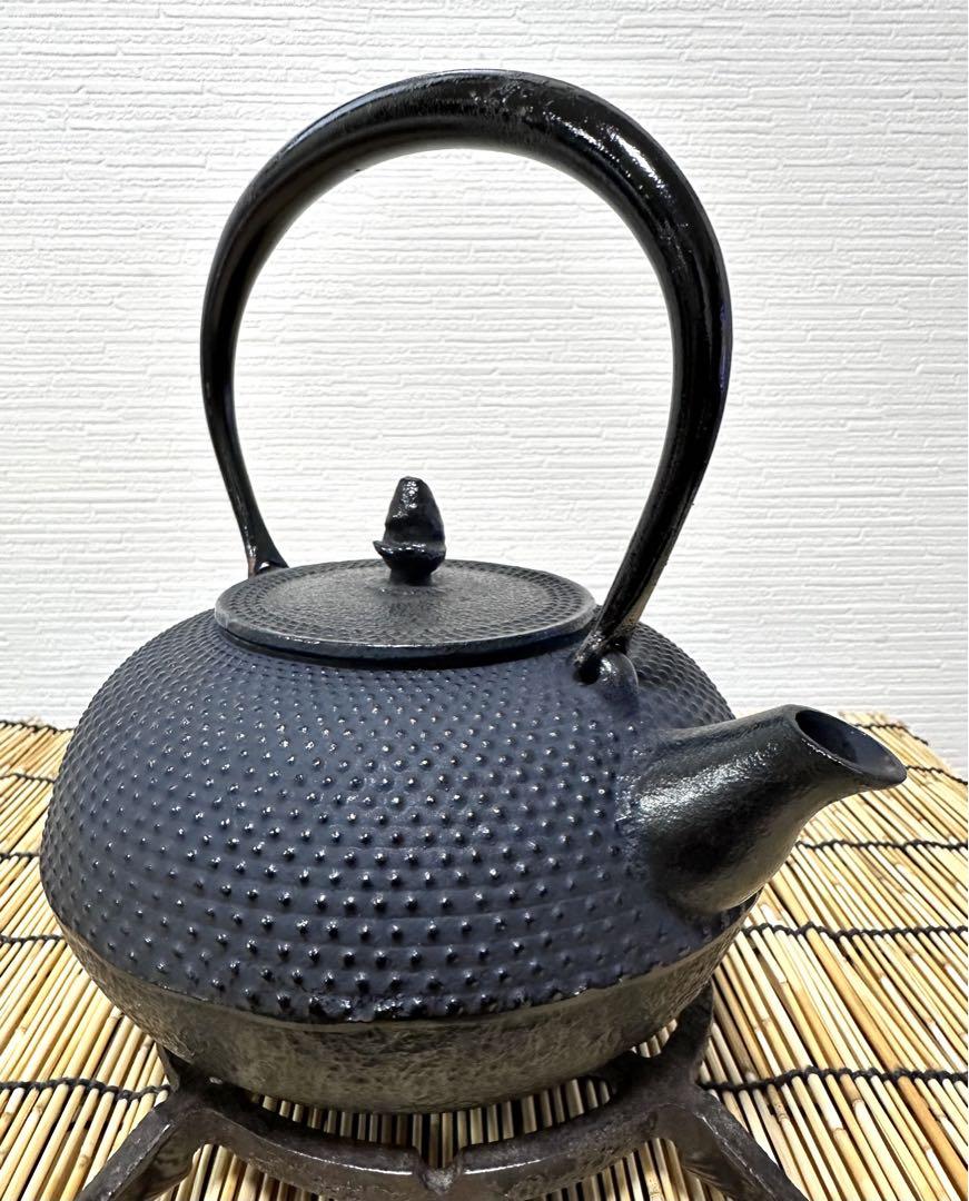 新品、未使用品、供箱、栞付　南部特製銘 算玉アラレ １０型 南部鉄瓶　南部鉄器