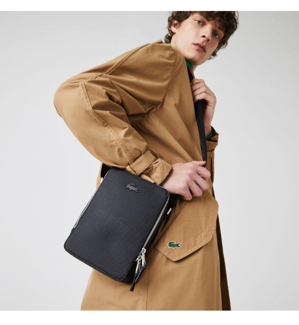 【美品✨】ラコステ LACOSTE バーティカルカメラバッグ ブラック