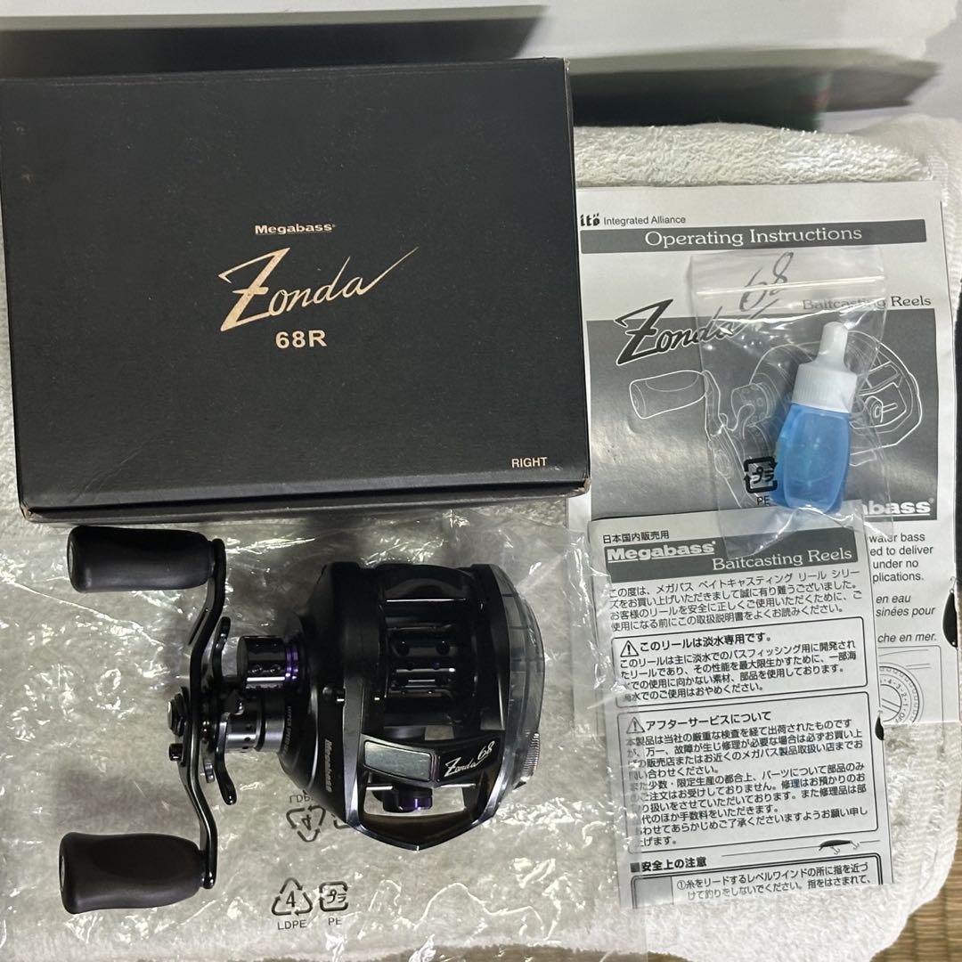 Megabass Zonda 68R リール　右巻き