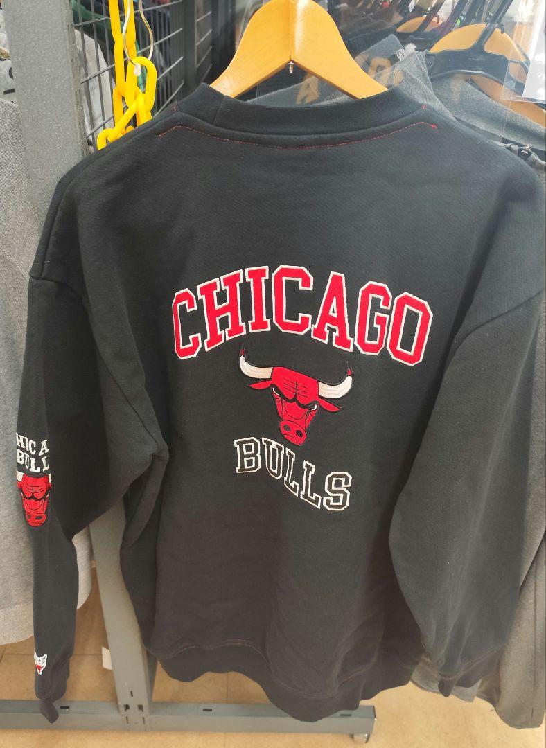 新品タグ付　NBA トレーナー　シカゴブルズ　スウェットBULLS ブラック刺繍