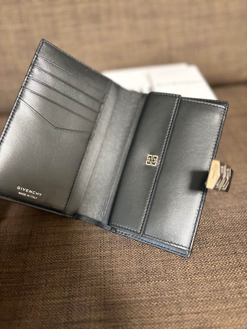 Givenchy 4G ウォレット 二つ折 財布 GIVENCHY【ジバンシー】二つ折り