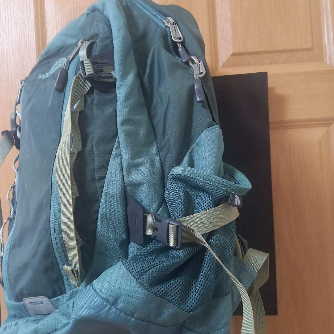 ノースフェイス　ビッグショット 33L グリーン　カーキ　中古　匿名配送