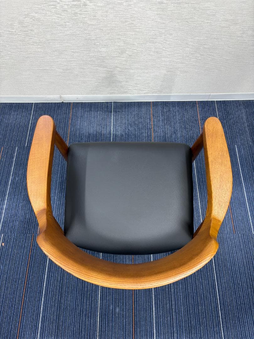 ブラウン アームチェア