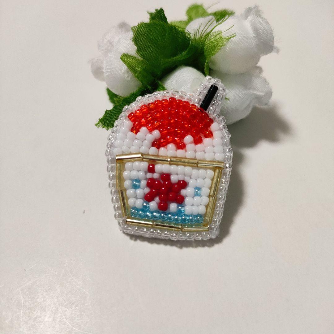 かき氷 いちご】ビーズ刺繍ブローチ ビーズブローチ