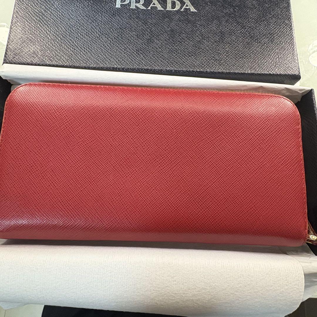 PRADA レザー 長財布 レッド