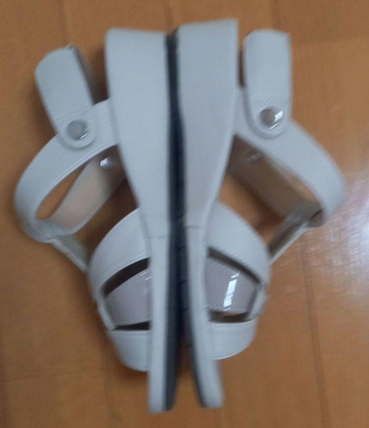 水色オフショルダーワンピースとサンダルセット