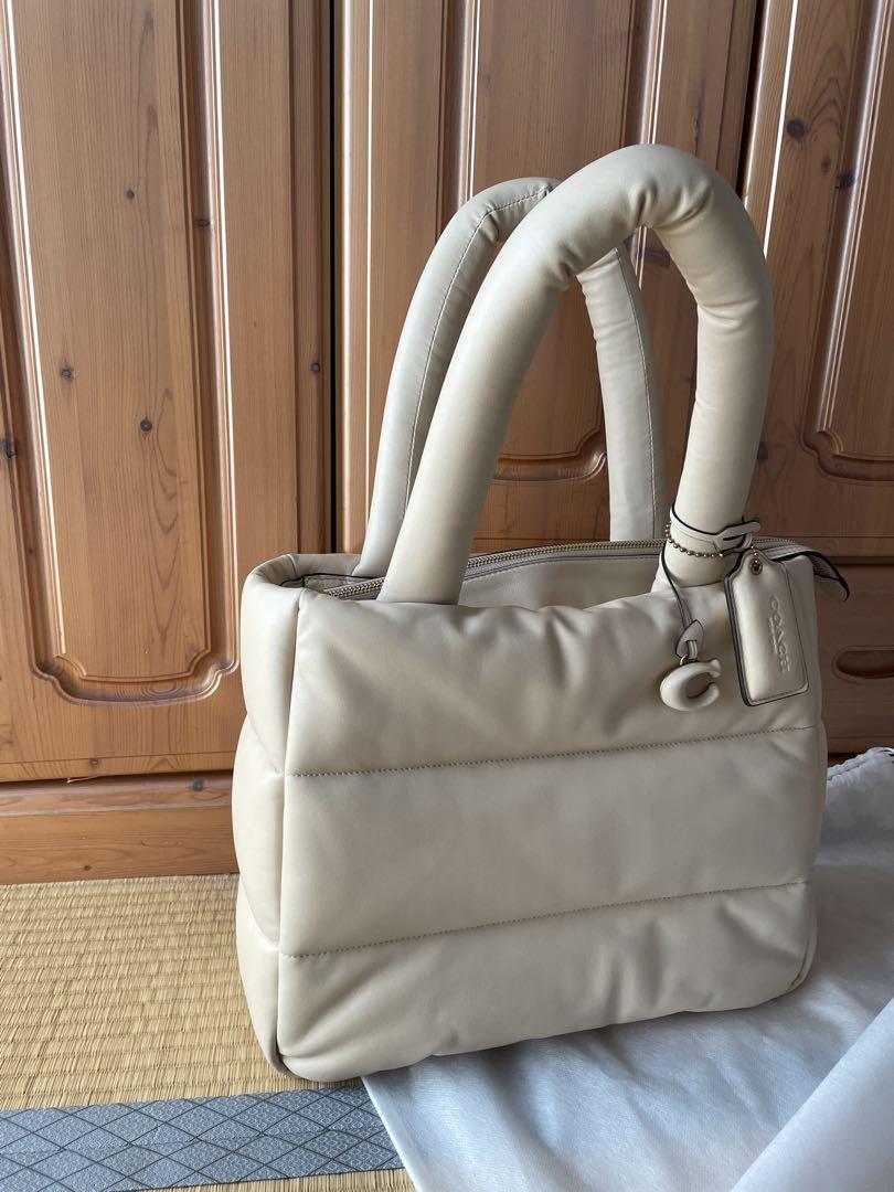 【最終価格】【新品】COACH コーチ ピローキルティングアイボリートートバッグ