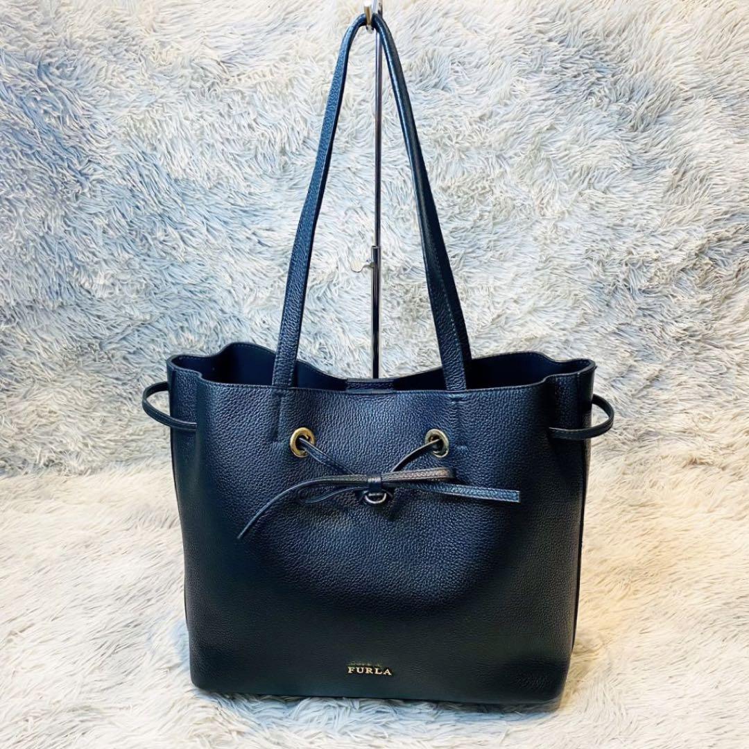 【特別送料無料！】 美品】FURLA フルラ A4収納 黒 レザー トートバッグ コスタンザ バッグ
