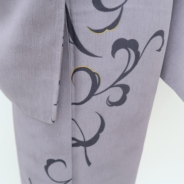 影に月明かり忍ばせる唐草唐花の舞”小紋A