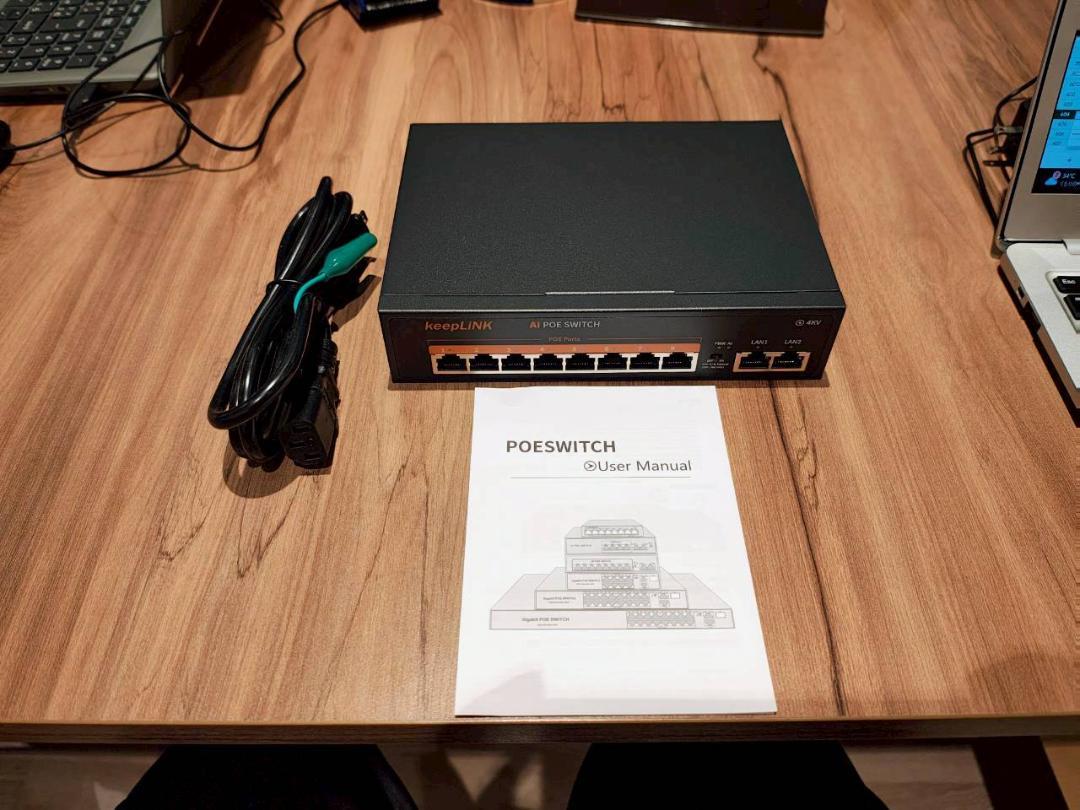 keepLiNK 10ポート PoE スイッチングハブ 10/100Mbps ( - メルカリ