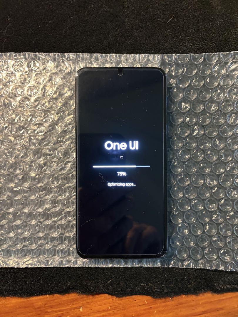 Samsung Galaxy S22 128GB Android15 UI7