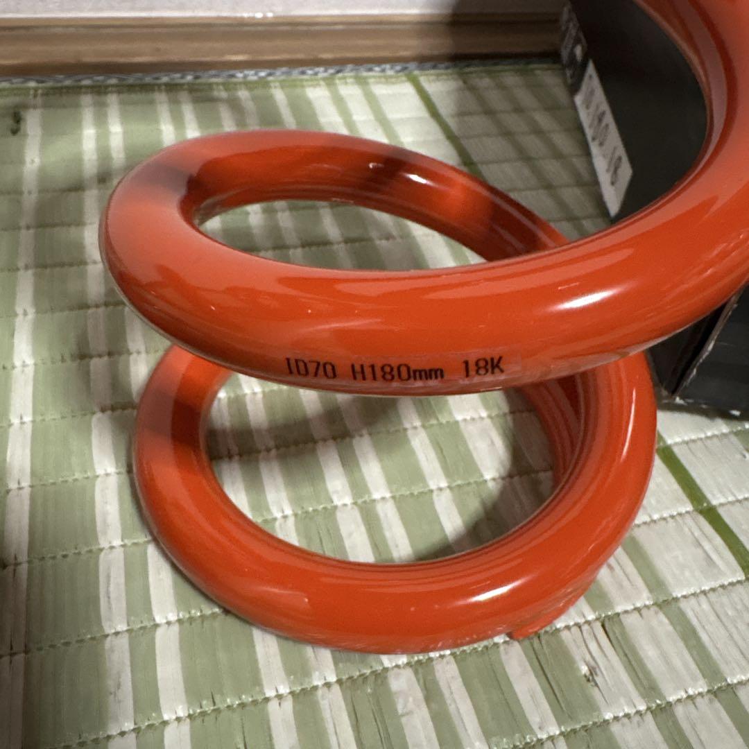 MAQs マックス 直巻 スプリング ID70 180mm 18kgf 車
