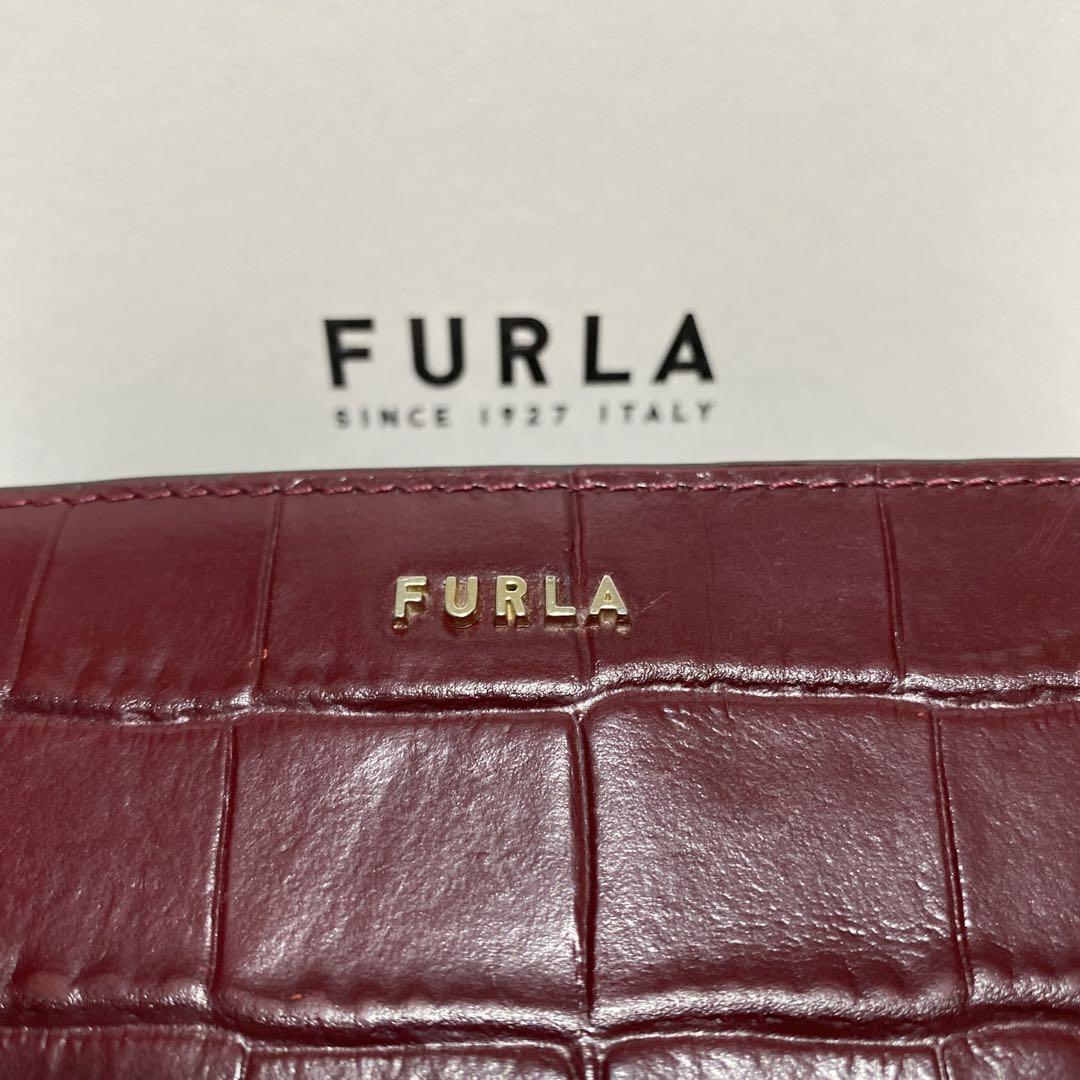 美品 フルラ FURLA 二つ折り財布 クロコ型押し バーガンディ