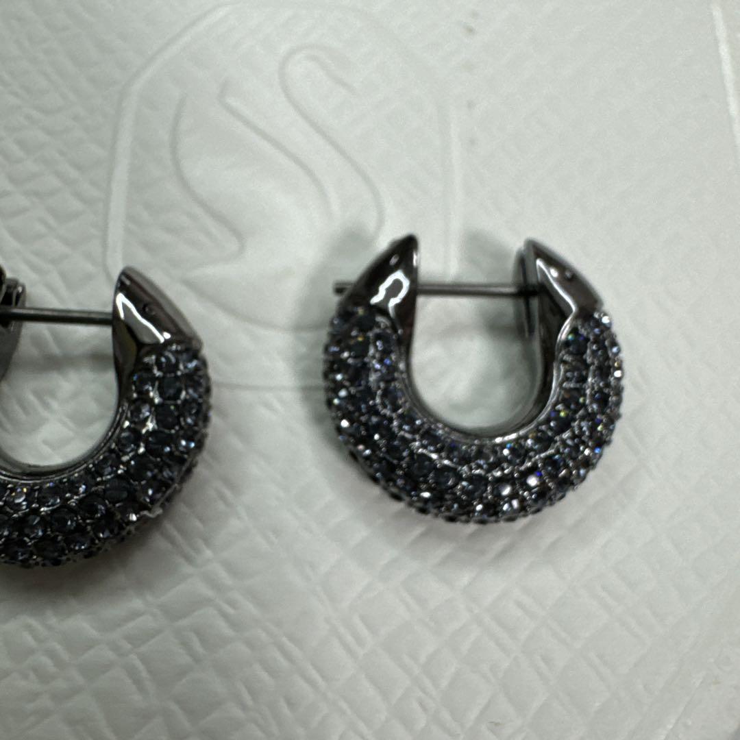 swarovski dexteraピアス