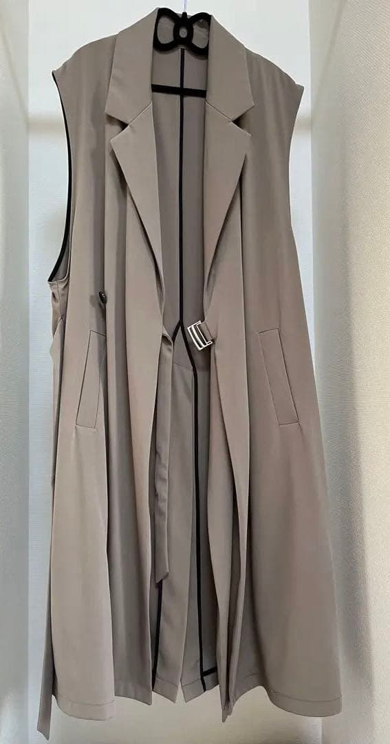 ジレ レディース 美品 ベスト ベルト ロング ベージュ ボタン ユニ