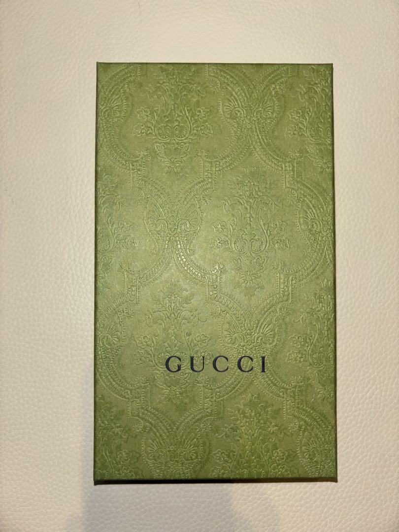 グッチ　GUCCI iPhone15pro ケース　手帳型　新品未使用