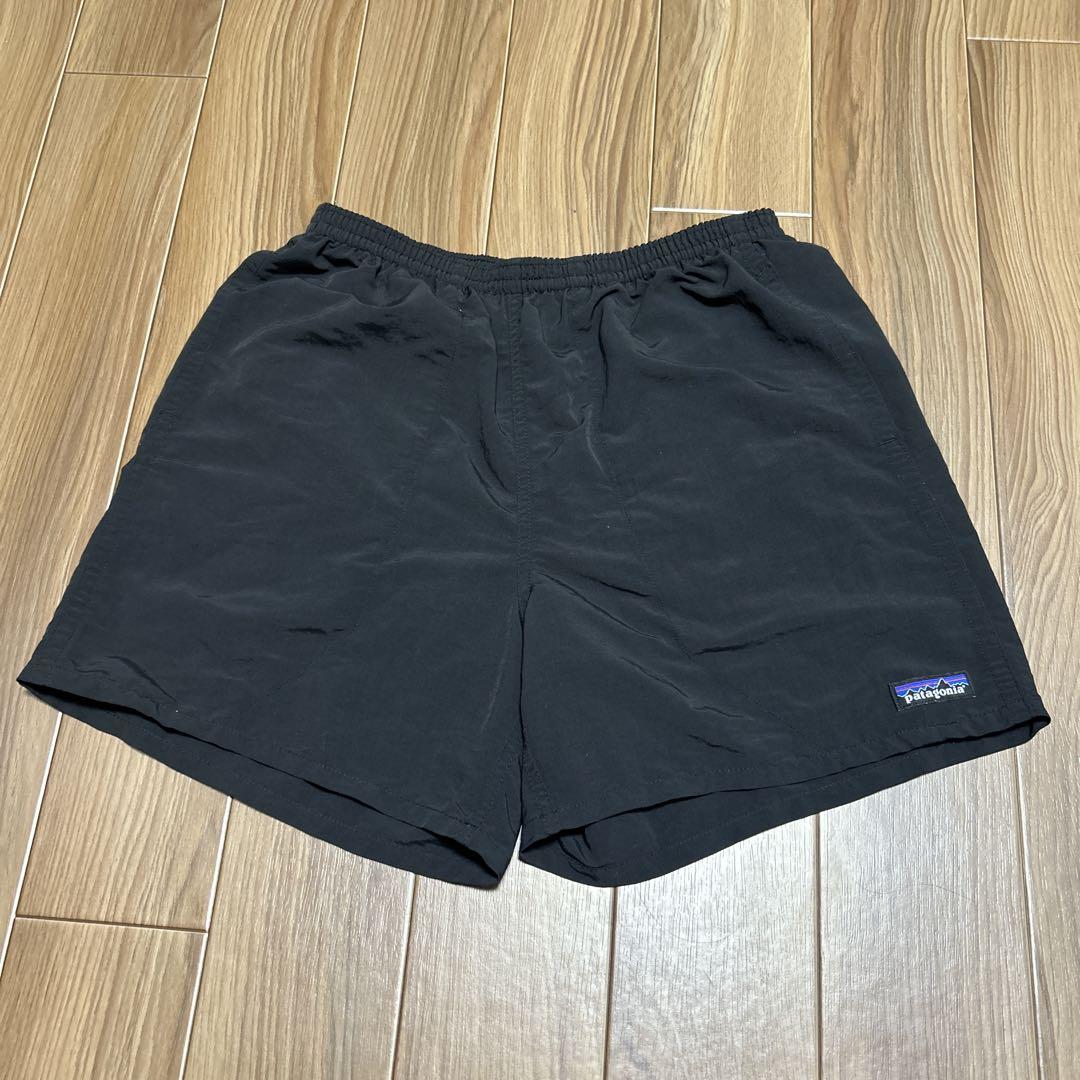 patagonia 黒 ショートパンツ　パタゴニア　バギーズショーツ