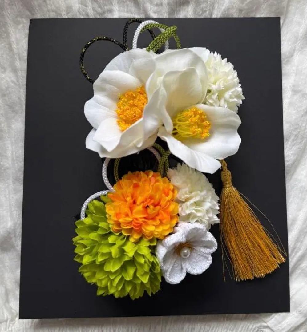 カラフルな花の髪飾り