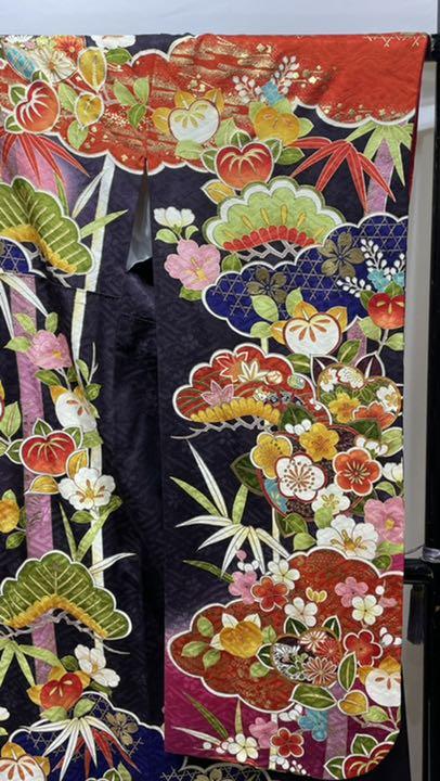 なでしこ】正絹 振袖 紫 紗綾形地模様 橘 金駒刺繍 松竹梅 k235 なでしこ】正絹 振袖 紫 紗綾形地模様 橘 金駒刺繍 松竹梅 k235