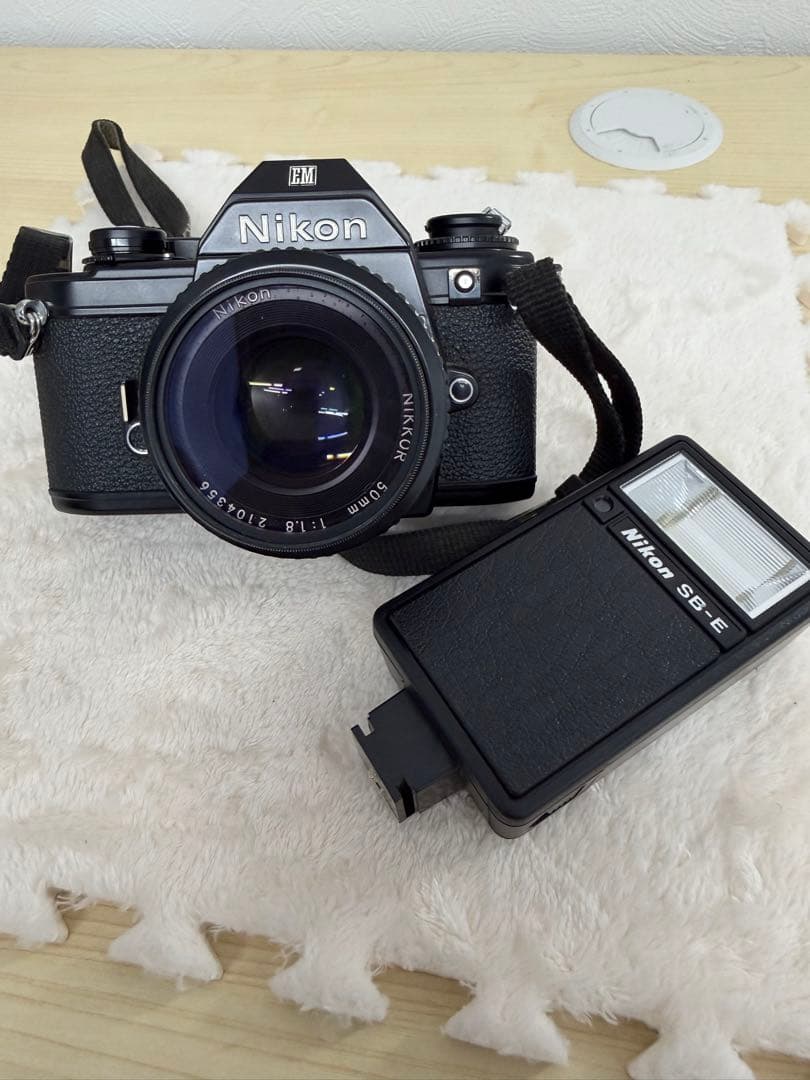Nikon EM 一眼レフカメラ NIKKOR 50mm f 1.8
