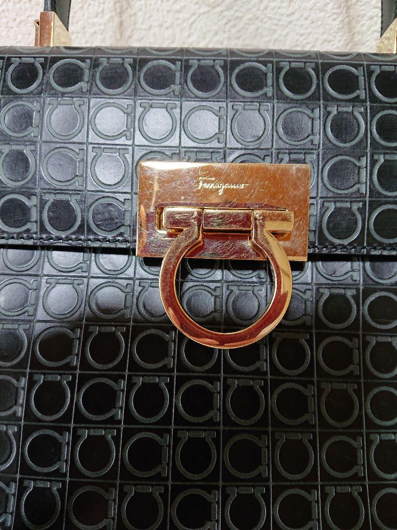 salvatore ferragamo 2way バッグ 総柄 ガンチーニ Salvatore Ferragamo ガンチーニ 型押し レザー 2way バッグ