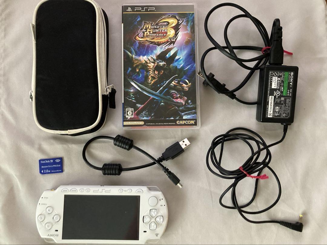 【動作確認済】PSP2000 本体 セラミックホワイト 箱なし+ ケーブル他一式