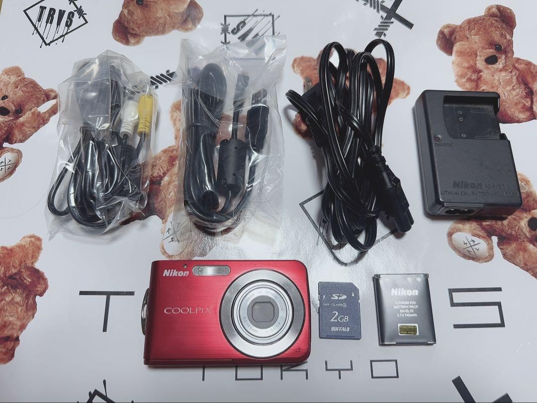 Nikon COOLPIX S210 レッド 本体と付属品 Nikon COOLPIX S210 レッド 本体と付属品