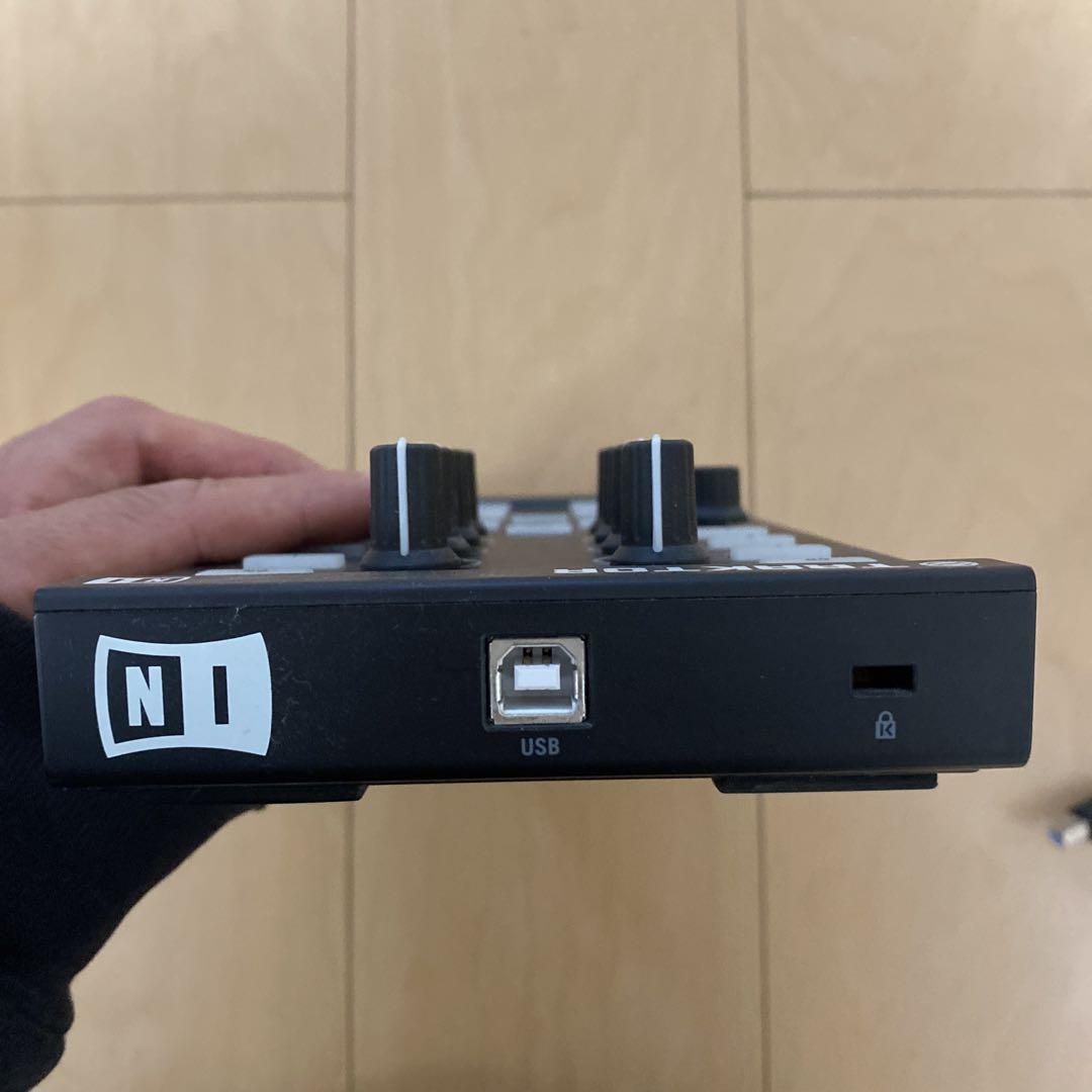 TRAKTOR KONTROL X1 USBコントローラー