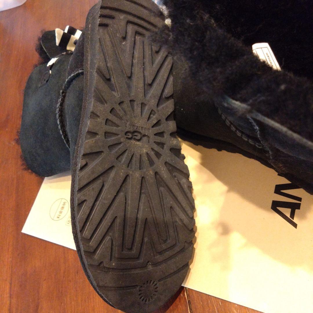 UGG ブラックムートンブーツ リボン付き