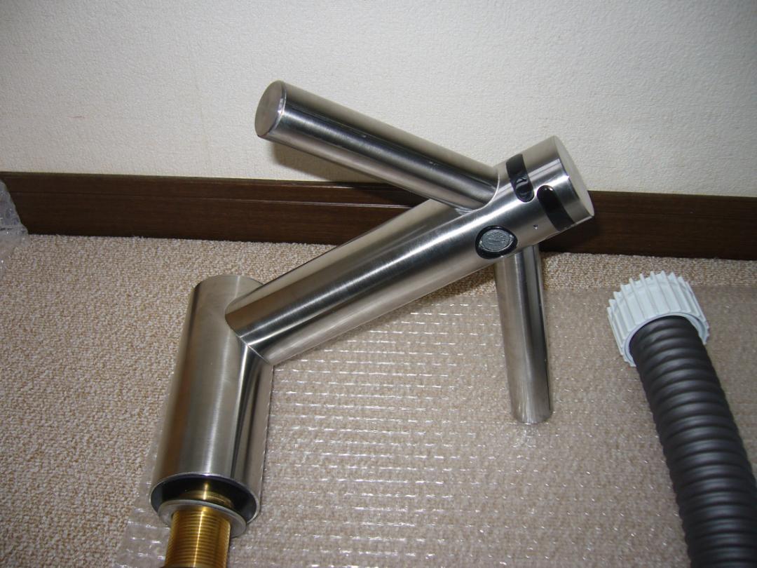 美品】ダイソン Dyson AB09 自動水栓 付 ハンドドライヤー 美品】ダイソン Dyson AB09 自動水栓 付 ハンドドライヤー