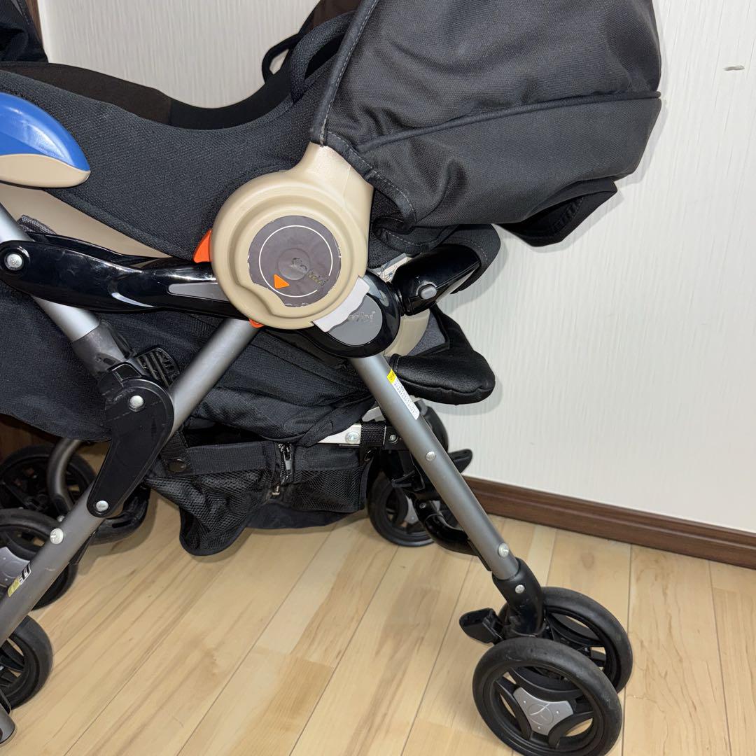 Combi コンビ