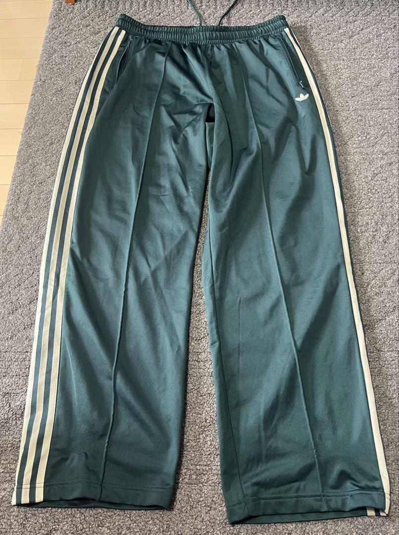 adidas ダークグリーン トラックパンツ