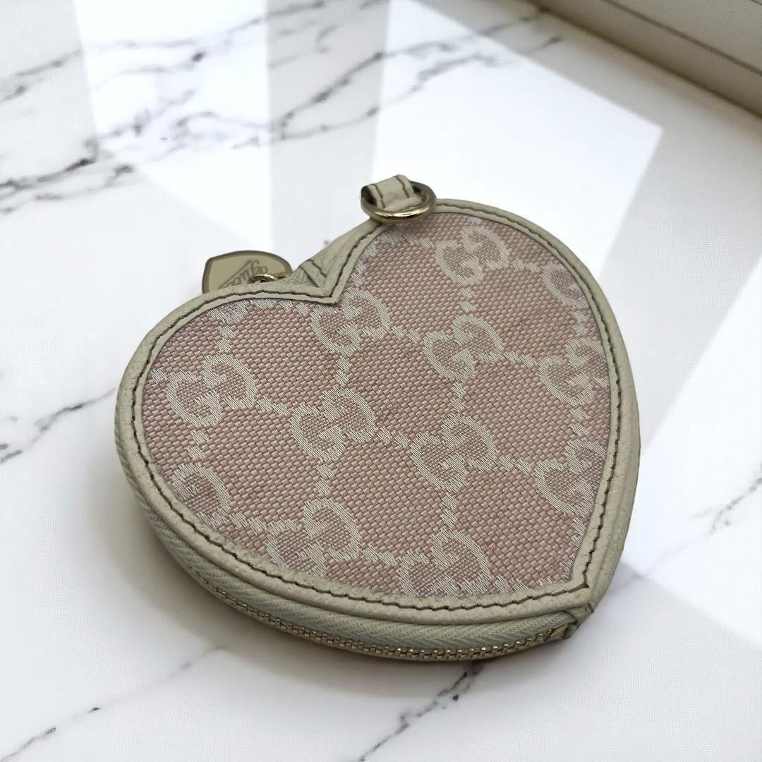 ダブルG ハートシェイプコインケース“GUCCI”付き ウィメンズ