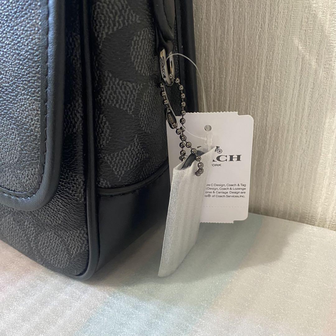 新品　COACH（コーチ ）メッセンジャーバッグ　CU202