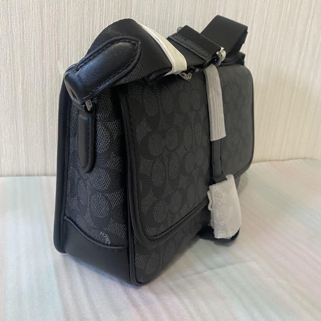 新品　COACH（コーチ ）メッセンジャーバッグ　CU202