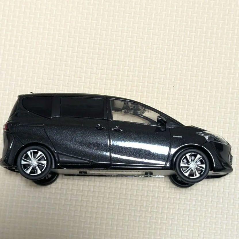 トヨタ シエンタ 1/30 カラーサンプルカー ブラックマイカ