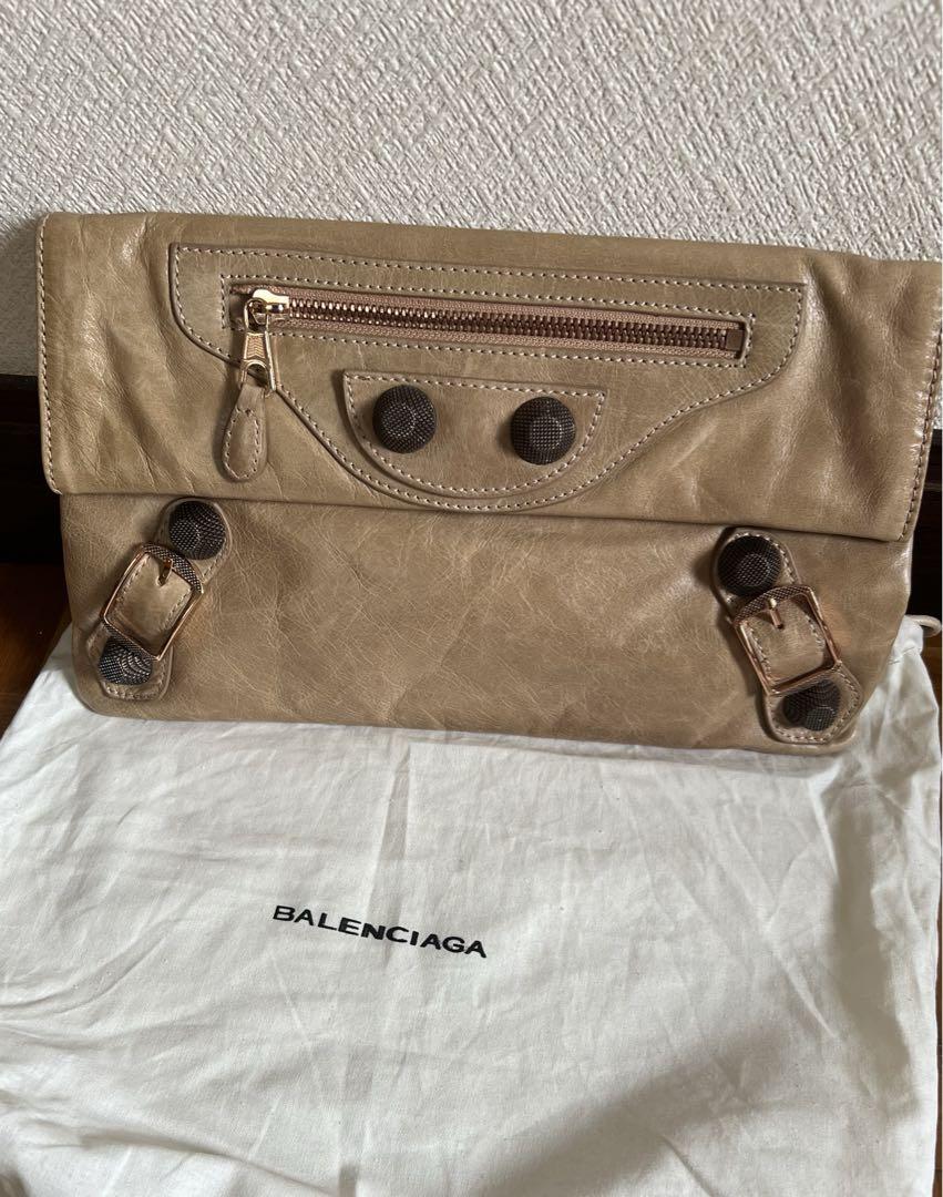 大 BALENCIAGA