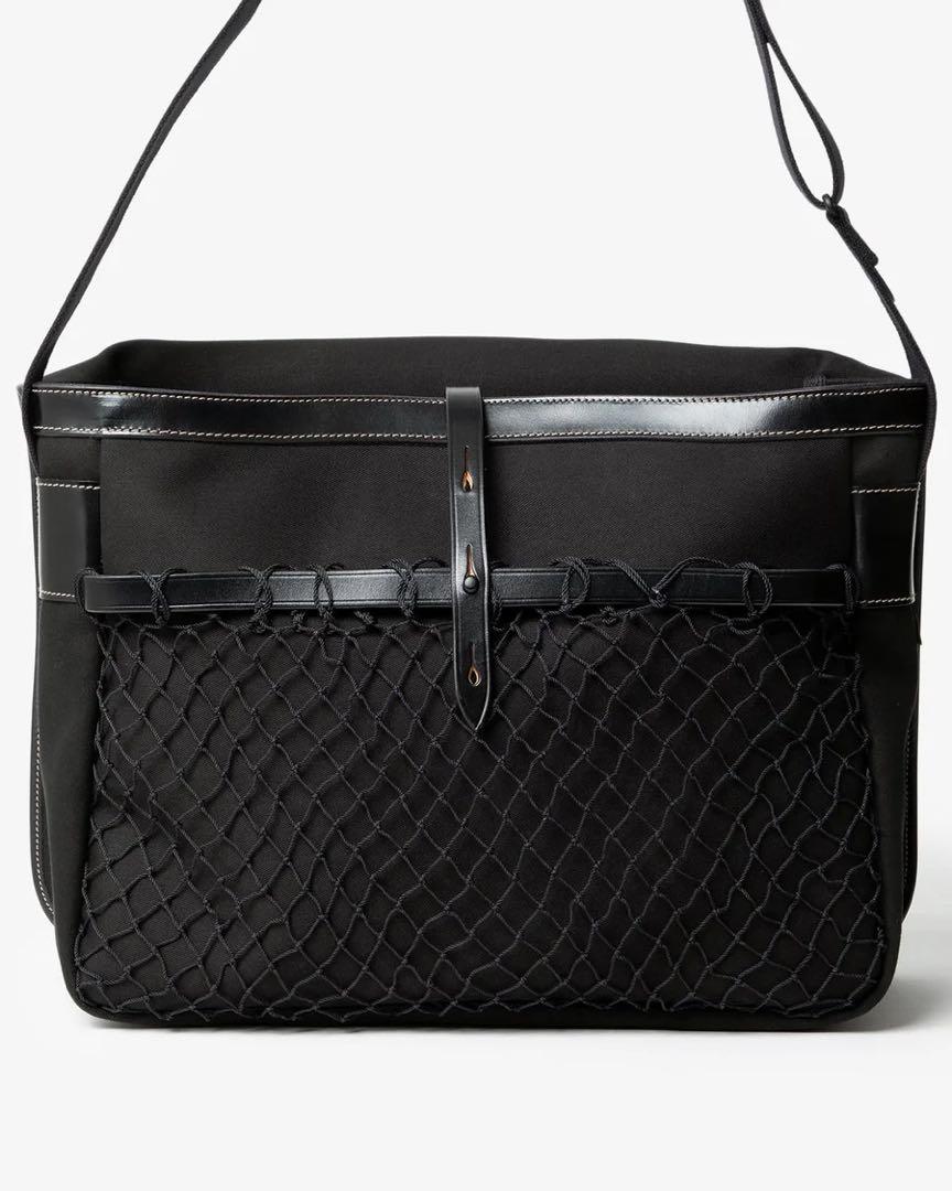 Brady×nonnative KINGSWOOD/BLACK